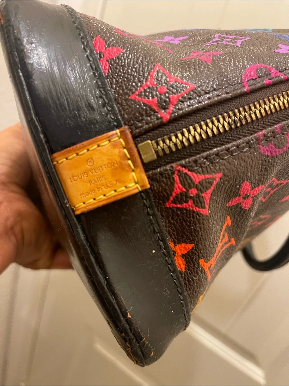Authentic Louis Vuitton, please check all picture of condition - Picture 5 of 17